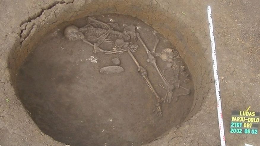 bronze-age-burial