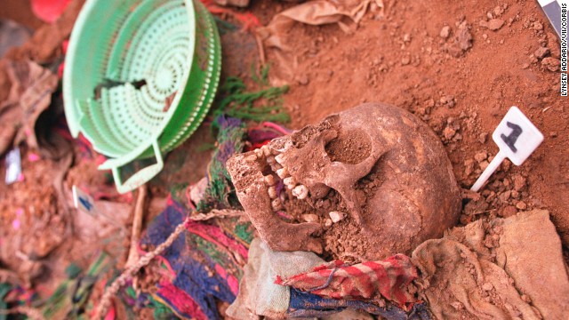 Following the 2002 exhumation of victims' remains in Xiquin Senai, ceremonies were held to properly bury the dead.